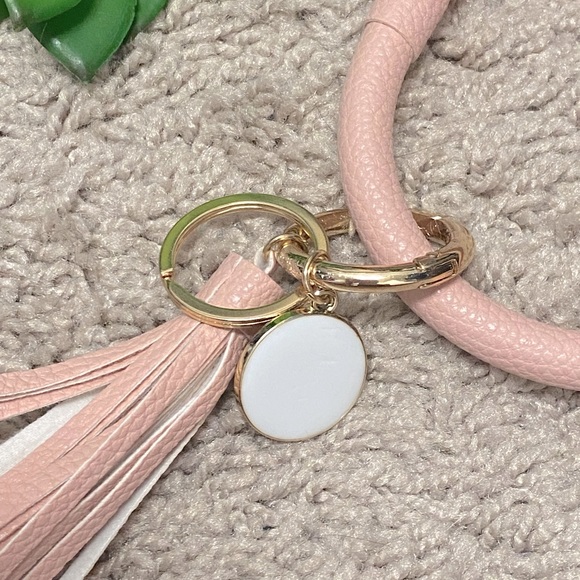 Keychain Bangle/Wristlet - Picture 3 of 3